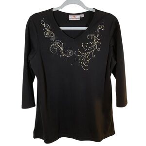 Quacker Factory Women’s Black V-Neck Scroll   3/4 Sleeve T-Shirt.  Size M